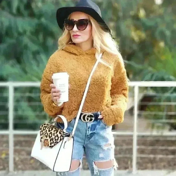 CASUAL DOLLS Ultra Soft Faux Fur Hoodie Top - Picture 8 of 9